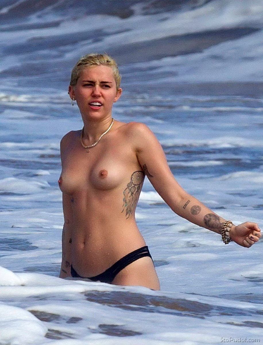 Pictures of miley cyruses boobs